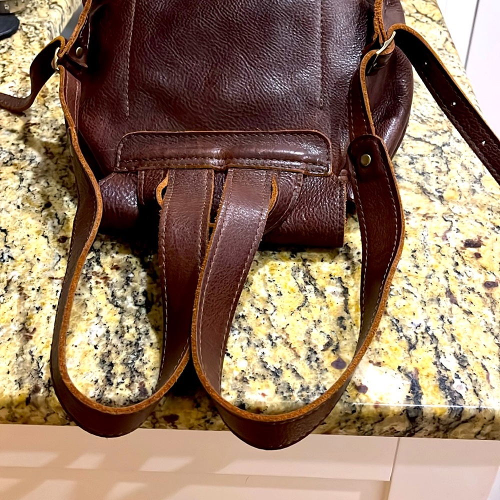 Portland Leather Coldbrew Bucket Leather Backpack - Picture 10 of 14
